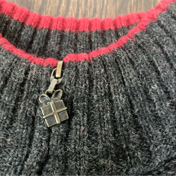 Vtg Woolrich Womens XL Sweater 100% Wool Presents Christmas Gray 1/4 Zip - Picture 4 of 6